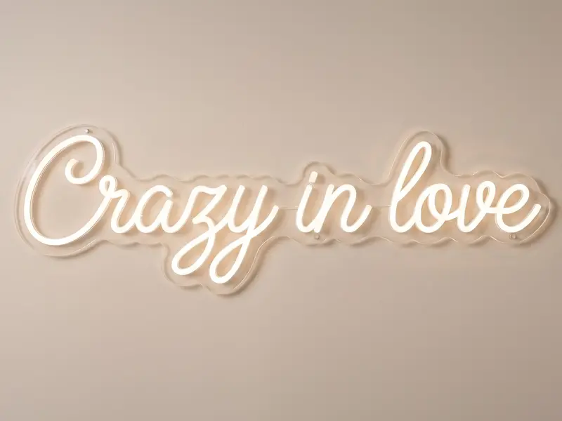 Neon LED Crazy in love, 105 × 31 cm