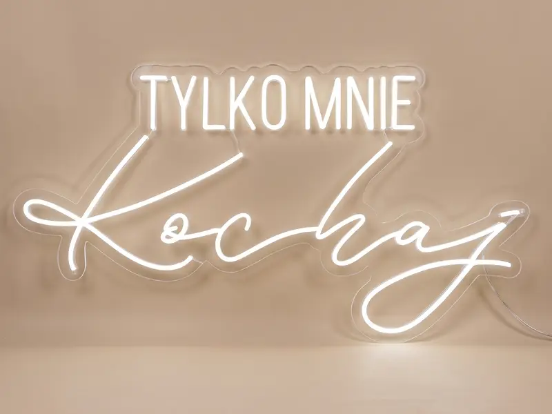 Neon LED TYLKO MNIE Kochaj, 100 × 50 cm