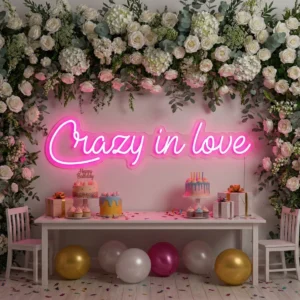 Imprezowy neon na wesele Crazy in love – dekoracja nad parkiet 125x25cm