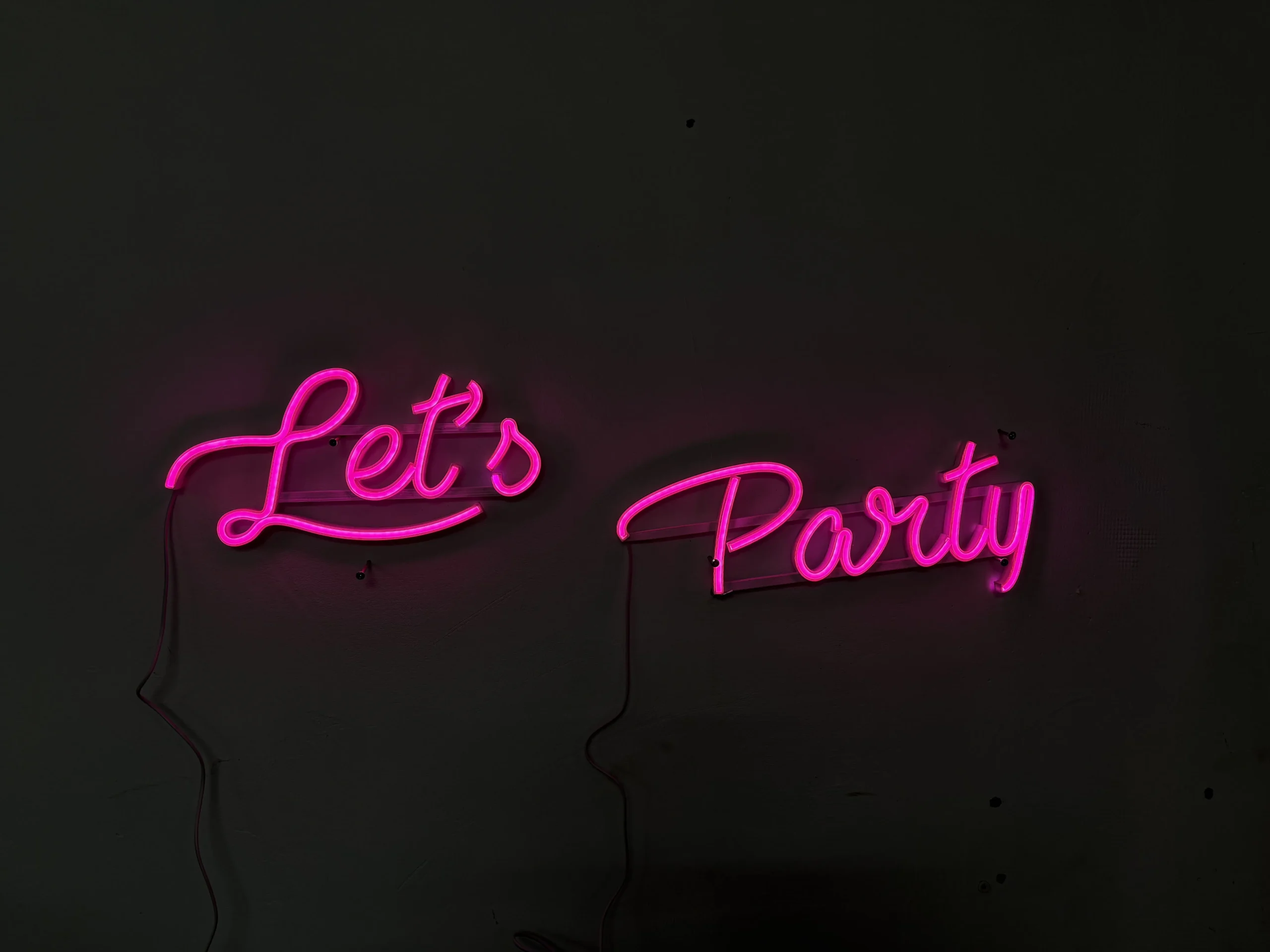 Neon LED "Let's Party" – Różowy (OUTLET)